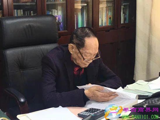 湖南杂交水稻研究中心研究员 辛业芸 图