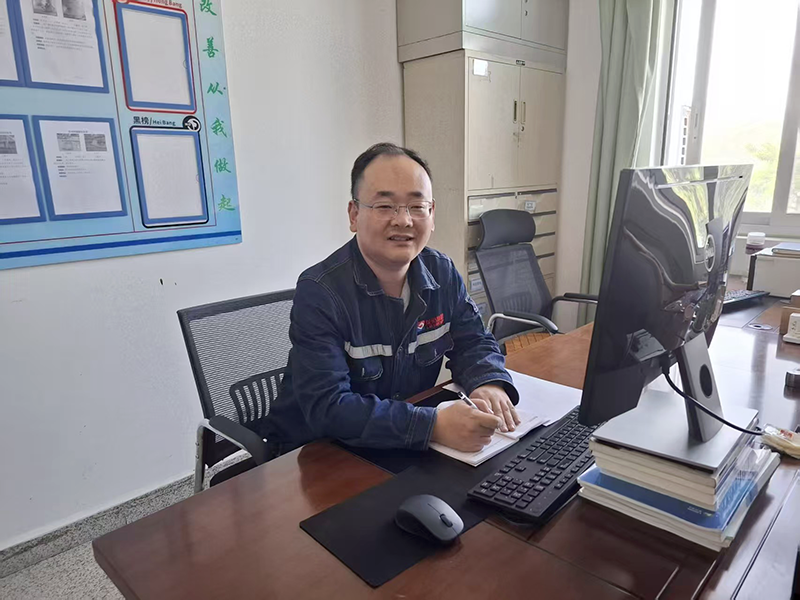 【全国科技工作者日活动系列报道】坚守科研初心，在矿冶星河中恒久发光——记龙佰四川矿冶有限公司高级工程师张博