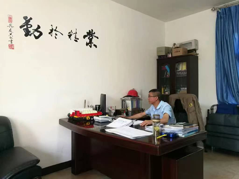匠心铸就担当——朱兴洪：从下岗工人到行业领军人
